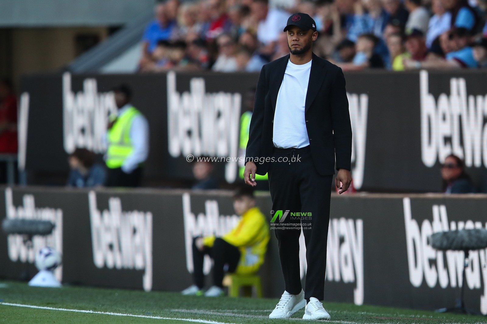 Vincent Kompany manager of Burnley during the Premier League match Burnley vs Nottingham Forest at Turf Moor, Burnley, United Kingdom, 19th May 2024

(Photo by Gareth Evans/News Images)