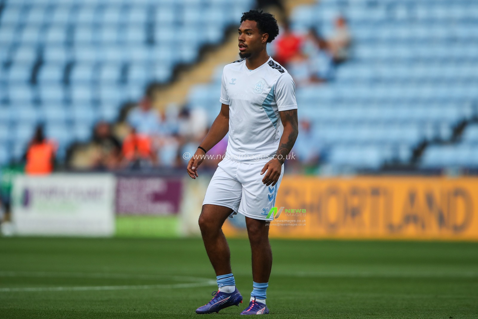 Milan van Ewijk of Coventry City during the pre-game warm up ahead of the Pre-season friendly match Coventry City vs Everton at Coventry Building Society Arena, Coventry, United Kingdom, 30th July 2024

(Photo by Gareth Evans/News Images)