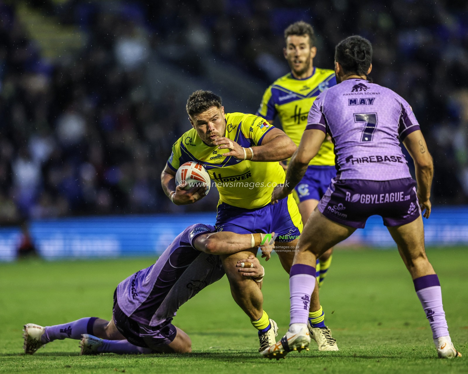 Joe Philbin of Warrington Wolves is tackled during the Betfred Super League Round 12 match Warrington Wolves vs Hull KR at Halliwell Jones Stadium, Warrington, United Kingdom, 23rd May 2025

(Photo by Alfie Cosgrove/News Images)