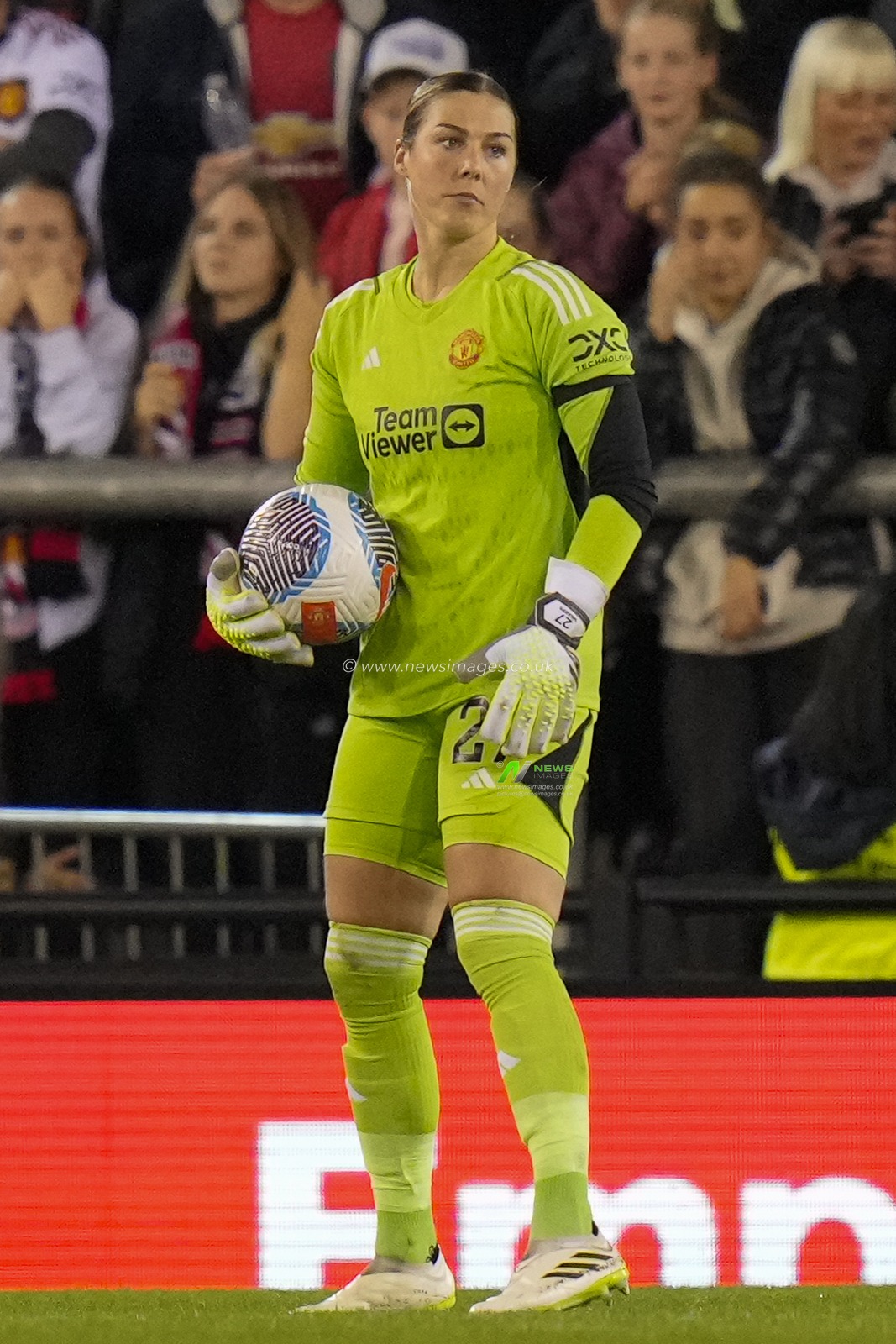 Mary Earps #27 of Manchester United during the The FA Women's Super League match Manchester United Women vs Arsenal Women at Leigh Sports Village, Leigh, United Kingdom, 6th October 2023

(Photo by Steve Flynn/News Images)