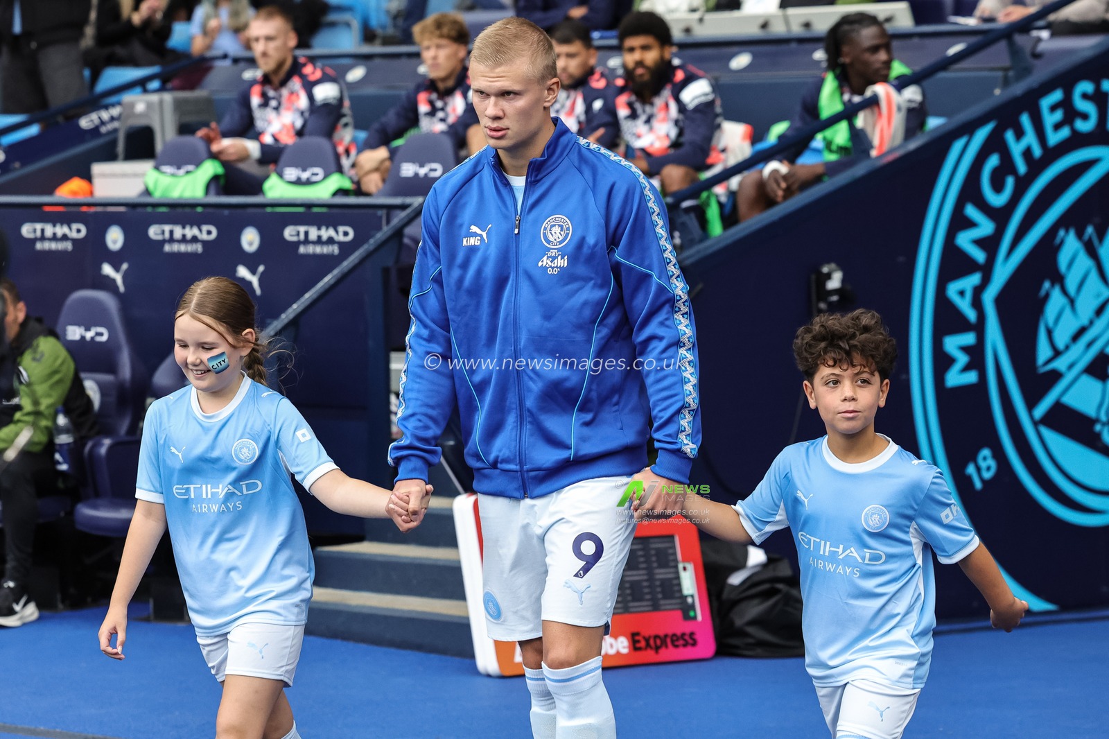 Erling Haaland of Manchester City walks out during the Premier League match Manchester City vs Coventry City at Etihad Stadium, Manchester, United Kingdom on 05 September 2026

(Photo by Mark Cosgrove/News Images)