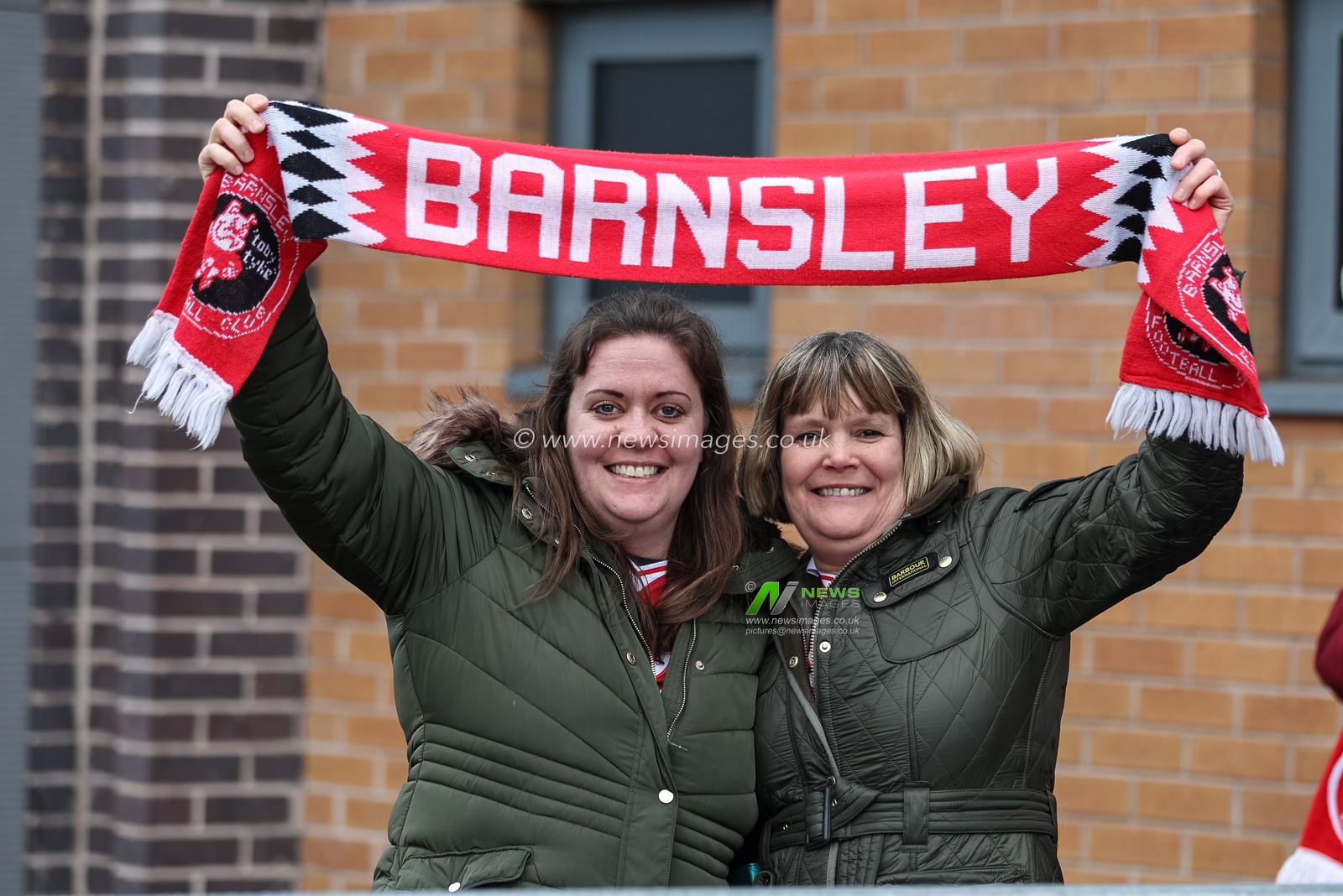 Barnsley Fans arrive during the Sky Bet League 1 match Burton Albion vs Barnsley at Pirelli Stadium, Burton upon Trent, United Kingdom, 1st April 2024

(Photo by Mark Cosgrove/News Images)