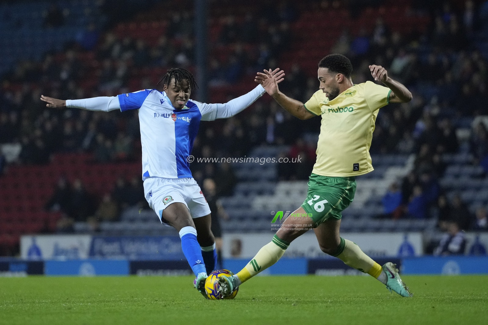 Zak Vyner #26 of Bristol City competes for the ball with Niall Ennis #14 of Blackburn Rovers during the Sky Bet Championship match Blackburn Rovers vs Bristol City at Ewood Park, Blackburn, United Kingdom, 12th December 2023

(Photo by Steve Flynn/News Images)