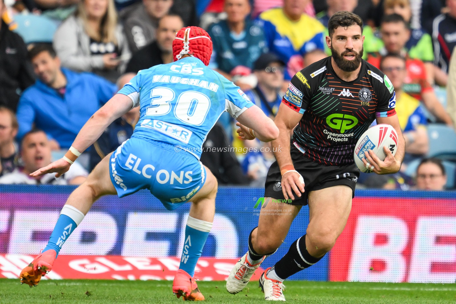 Abbas Miski of Wigan Warriors makes a break during the Magic Weekend match Wigan Warriors vs St Helens at Elland Road, Leeds, United Kingdom, 17th August 2024

(Photo by Craig Thomas/News Images)