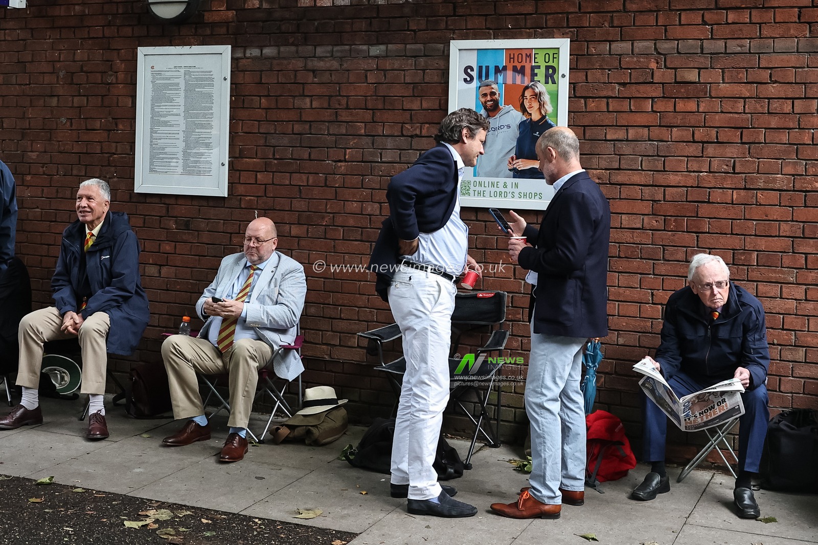 Spectators queue up ahead of the 1st Rothesay Test Match day 1 England v West Indies at Lords, London, United Kingdom, 10th July 2024

(Photo by Mark Cosgrove/News Images)
