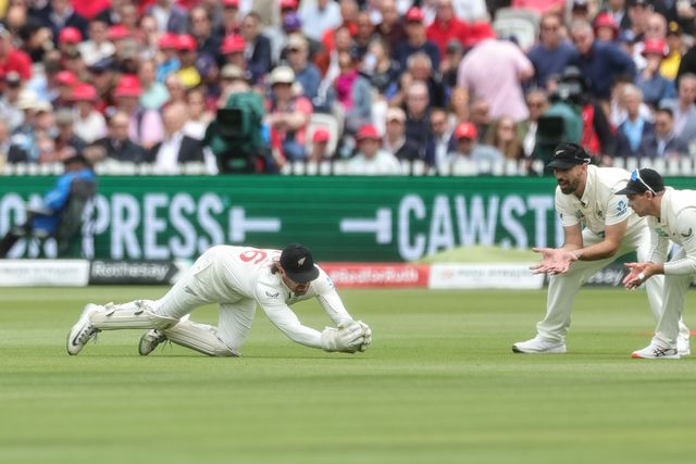 Tom Blundell of New Zealand stops the ball during the 1st Rothesay Test Match Day 2 match England vs New Zealand at Lords, London, United Kingdom on 05 June 2026

(Photo by Mark Cosgrove/News Images)