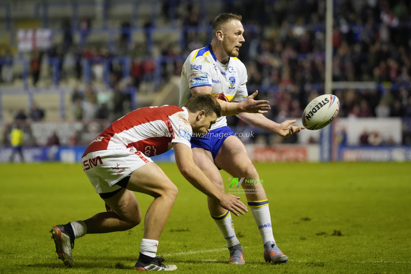 Ben Currie #11 of Warrington Wolves during the Betfred Super LeagueRound 12 match Warrington Wolves vs Hull KR at Halliwell Jones Stadium, Warrington, United Kingdom, 12th May 2023

(Photo by Steve Flynn/News Images)