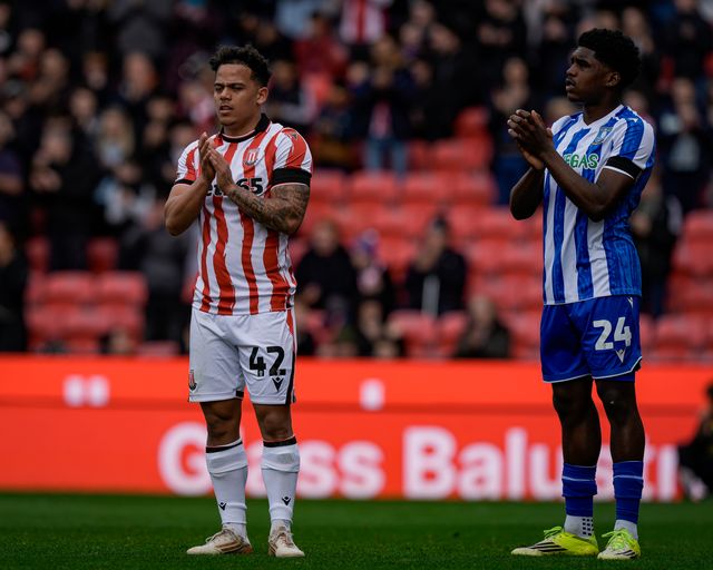 Million Manhoef of Stoke City and Jaden Heskey of Sheffield Wednesday  applauds during the 8th minute as a tribute to the late Oliver Royles during the Sky Bet Championship match Stoke City vs Sheffield Wednesday at Bet365 Stadium, Stoke On Trent, United Kingdom on 03 April 2026

(Photo by Maynard Manyowa/News Images)