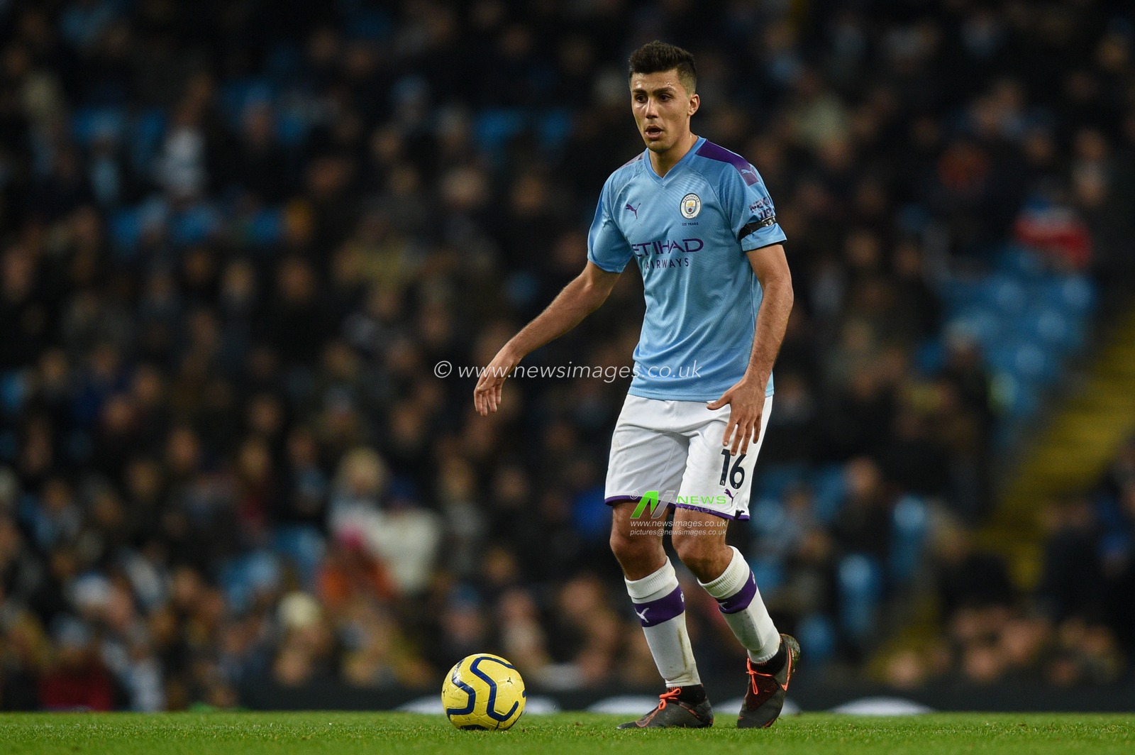 29th December 2019, Etihad Stadium, Manchester, England; Premier League, Manchester City v Sheffield United : Rodri (16) of Manchester City in action during the game.

Credit: Richard Long/News Images
