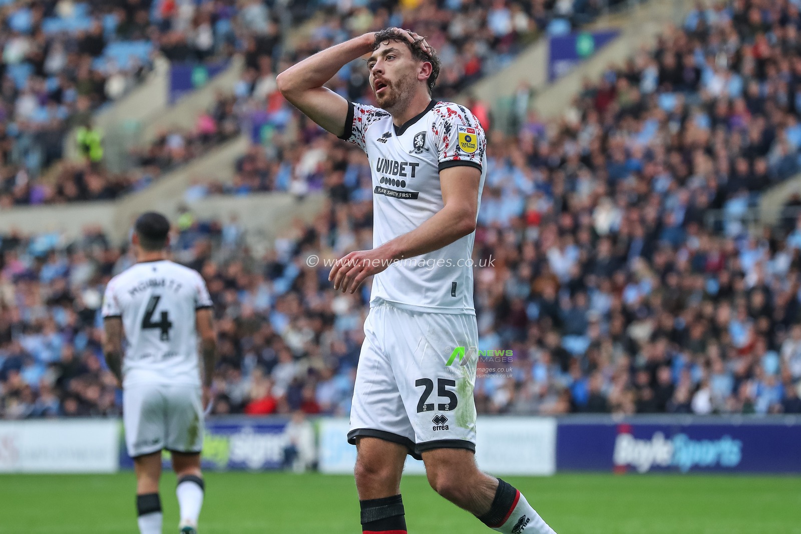 Matt Crooks #25 of Middlesbrough looks dejected during the Sky Bet Championship match Coventry City vs Middlesbrough at Coventry Building Society Arena, Coventry, United Kingdom, 1st October 2022

(Photo by Gareth Evans/News Images)