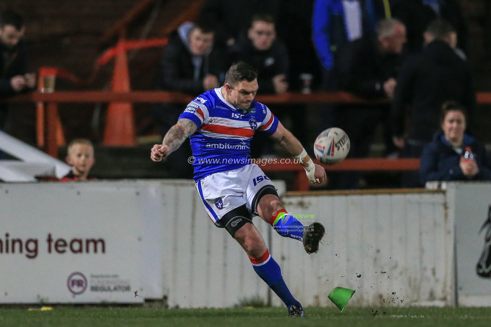 21st March 2019 , Mobile Rocket Stadium, Wakefield, England;  Betfred Super League, Round 7, Wakefield Trinity vs Warrington Wolves  ; Danny Brough (7) of Wakefield Trinity converts 

Credit: Mark Cosgrove/News Images