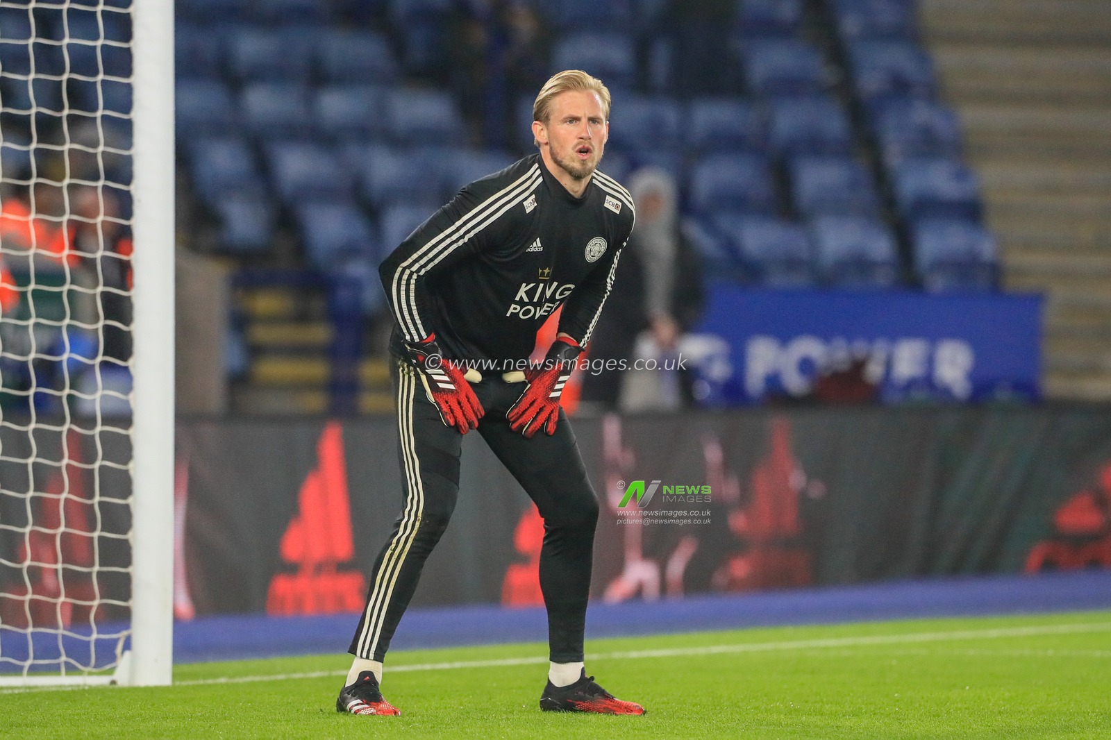 22nd January 2020, King Power Stadium, Leicester, England; Premier League, Leicester City v West Ham United : Kasper Schmeichel (1) of Leicester City during the pre-game warmup
