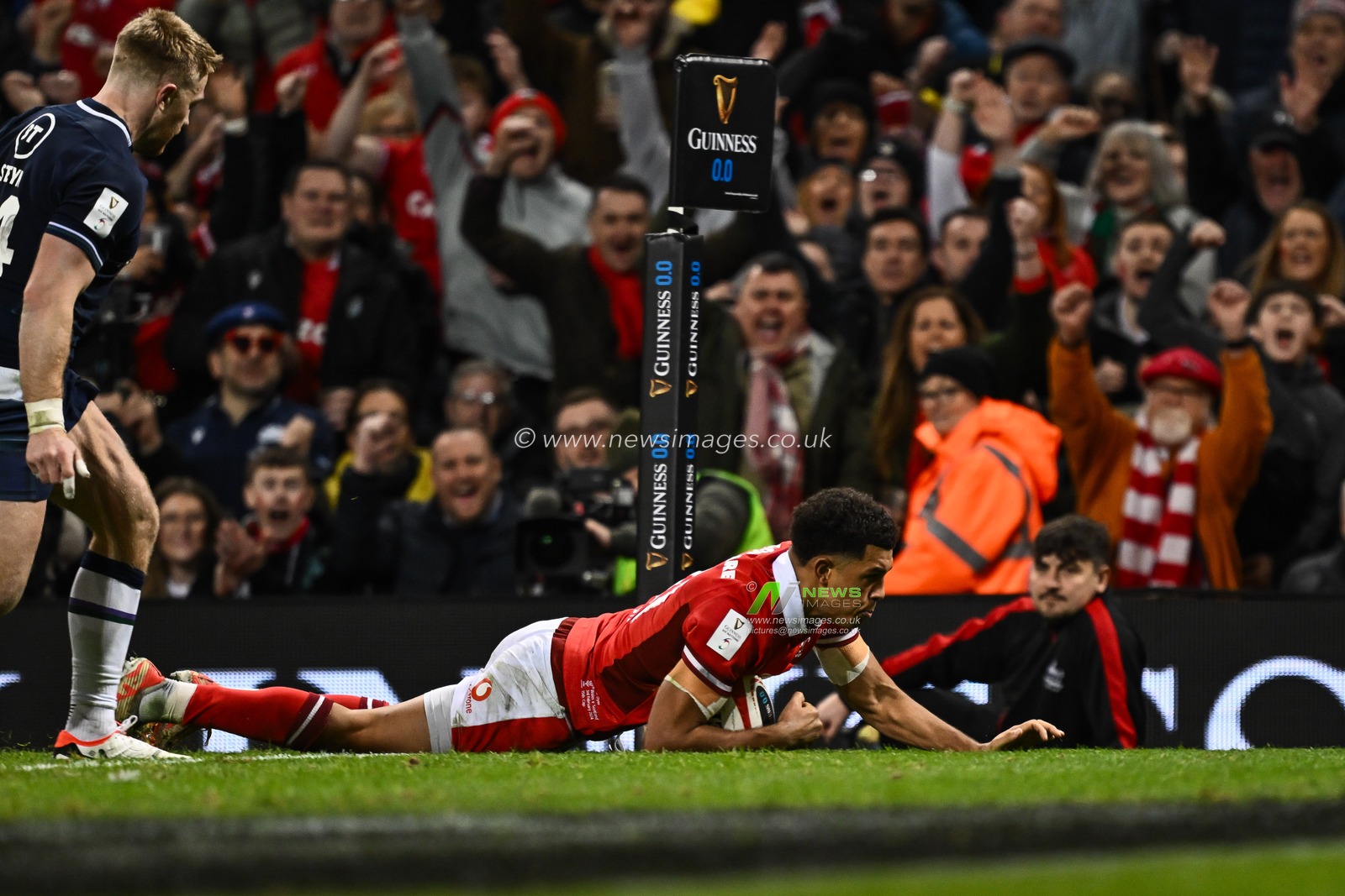 Rio Dyer of Wales goes over for a try during the 2024 Guinness 6 Nations match Wales vs Scotland at Principality Stadium, Cardiff, United Kingdom, 3rd February 2024

(Photo by Craig Thomas/News Images)