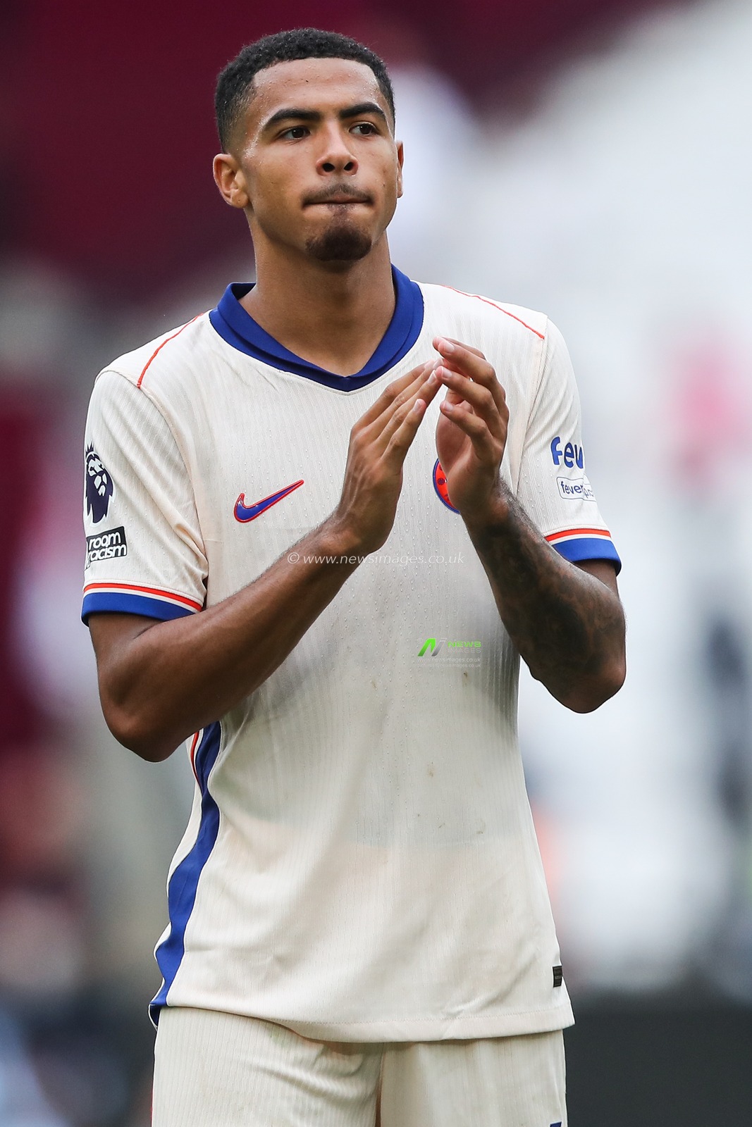 Levi Colwill of Chelsea applauds the travelling fans after the Premier League match West Ham United vs Chelsea at London Stadium, London, United Kingdom, 21st September 2024

(Photo by Gareth Evans/News Images)