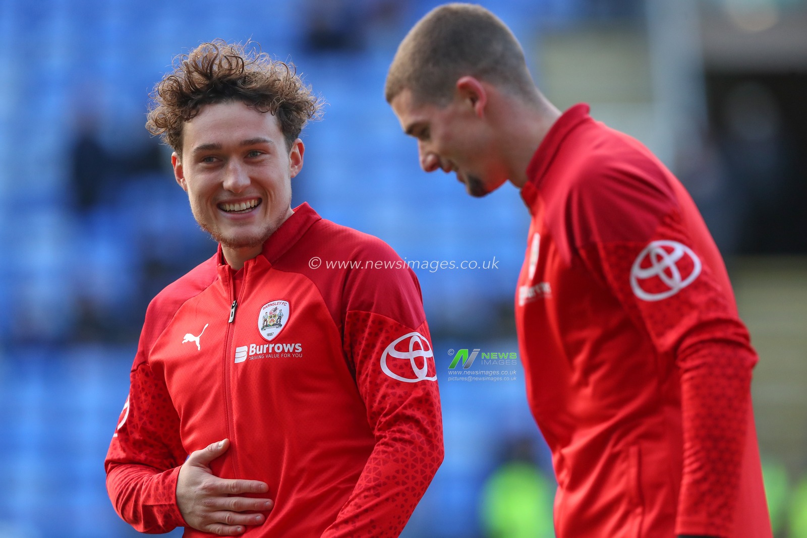 Callum Styles #20 of Barnsley laughs with Max Watters #36 of Barnsley during the pre-game warm up ahead of the Sky Bet League 1 match Reading vs Barnsley at Select Car Leasing Stadium, Reading, United Kingdom, 9th December 2023

(Photo by Gareth Evans/News Images)