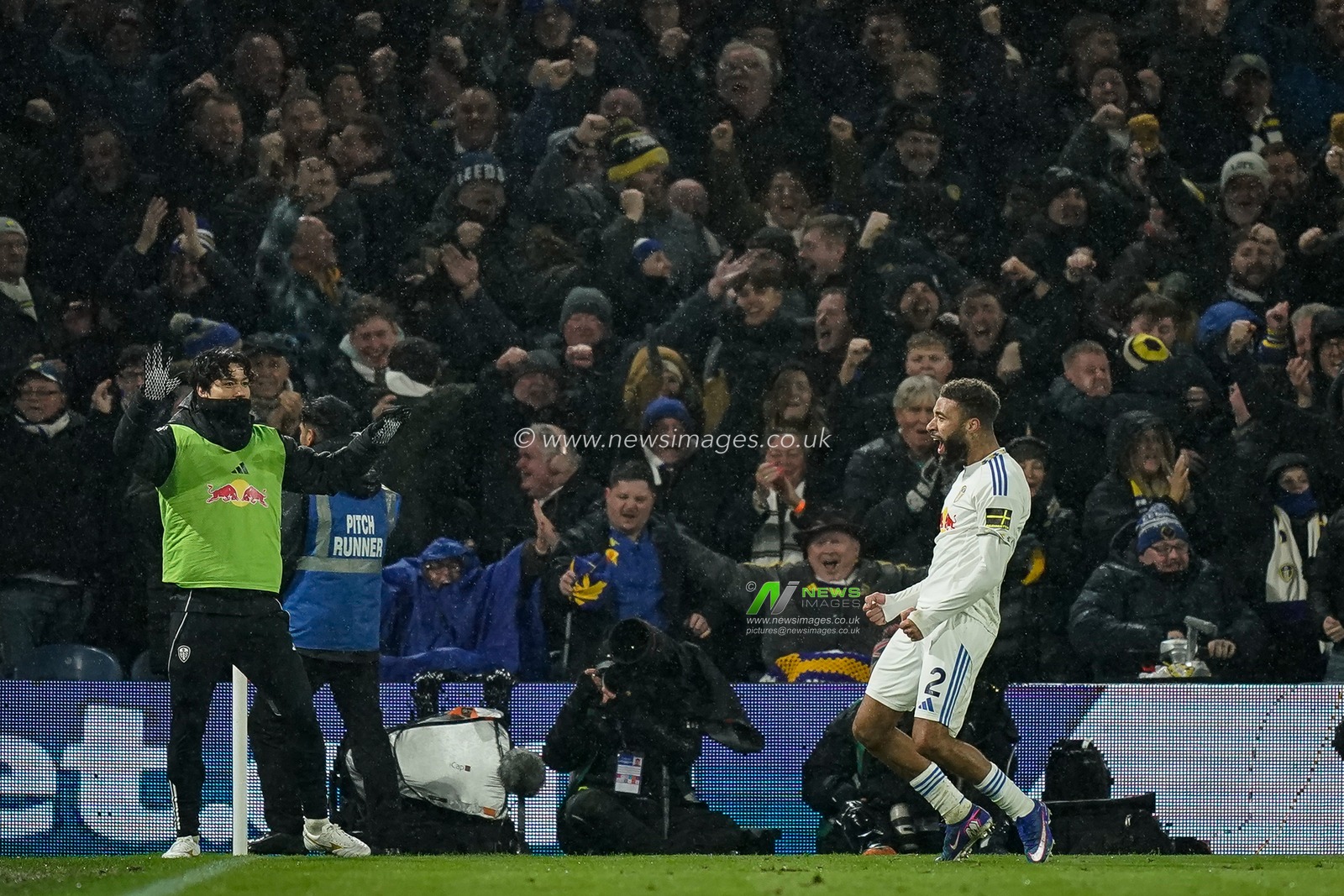 Jayden Bogle of Leeds United celebrates his goal to make it  1-0 during the Premier League match Leeds United vs Nottingham Forest at Elland Road, Leeds, United Kingdom on 06 February 2026

(Photo by Maynard Manyowa/News Images)