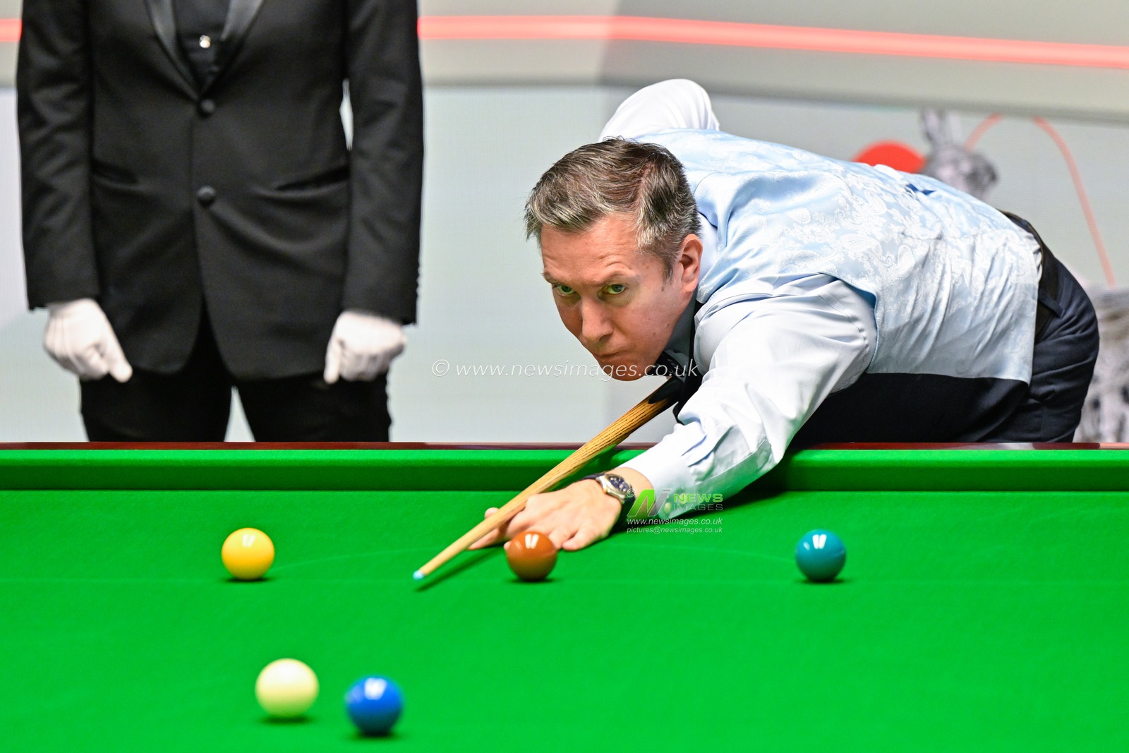 Dominic Dale takes a shot, during the Cazoo World Championships 2024 at Crucible Theatre, Sheffield, United Kingdom, 24th April 2024

(Photo by Cody Froggatt/News Images)
