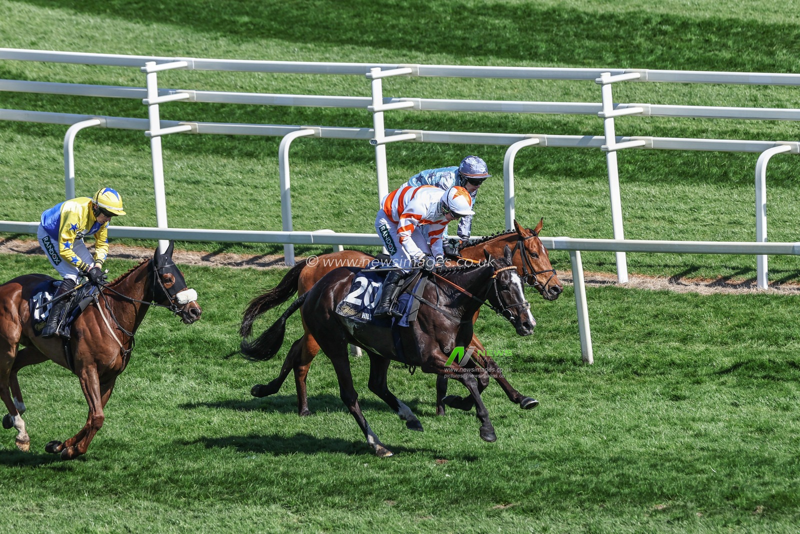 Deep Cave ridden by Jack Tudor Wins the 13:20 William Hill Top Price Guarantee Handicap Hurdle during the Randox Grand National 2025 Day 3 Grand National Day at Aintree Racecourse, Liverpool, United Kingdom, 5th April 2025

(Photo by Mark Cosgrove/News Images)