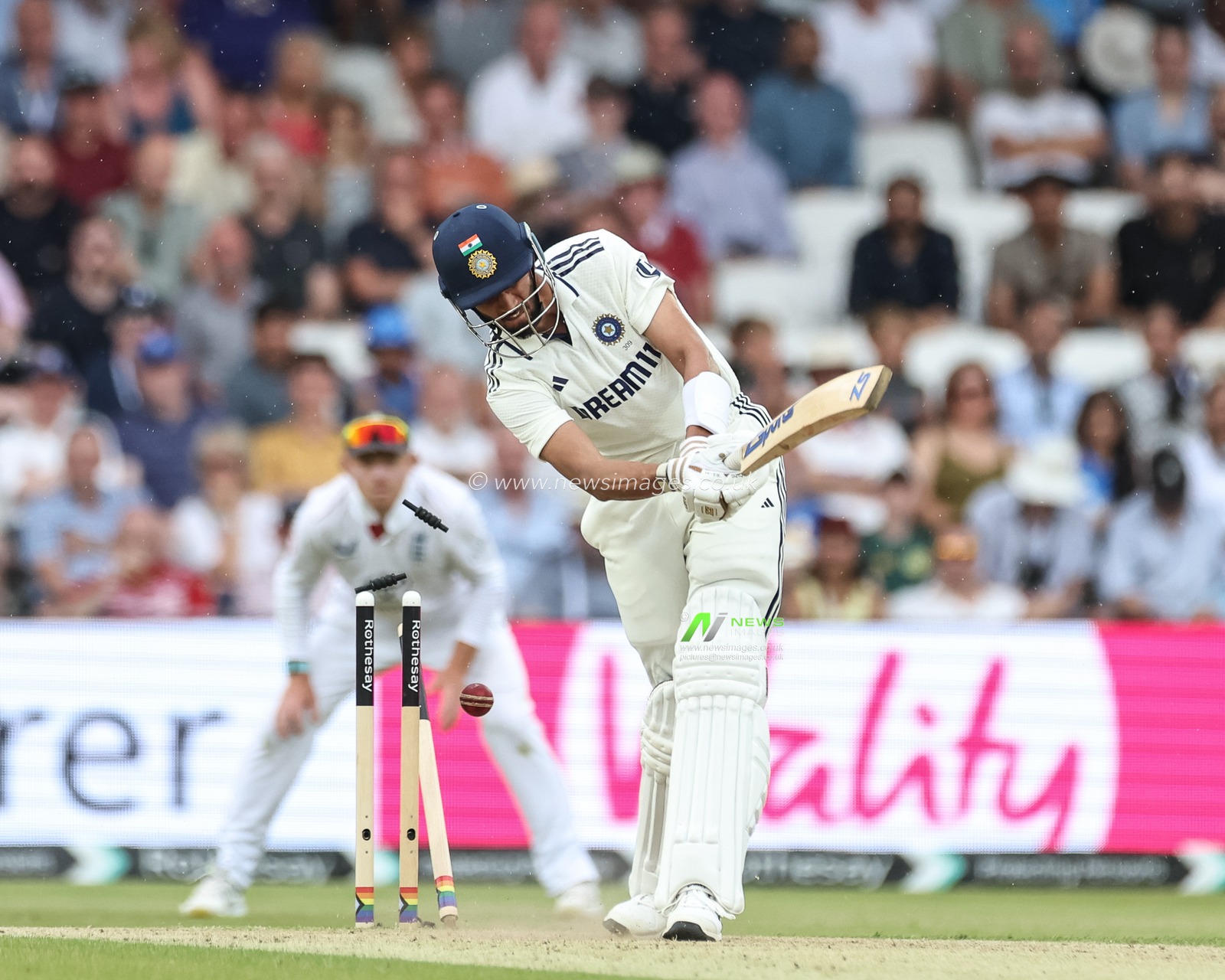 Prasidh Krishna of India is bowled out by Josh Tongue of England, India all out during the 1st Rothesay Test Match Day 2 England vs India at Headingley Cricket Ground, Leeds, United Kingdom, 21st June 2025

(Photo by Mark Cosgrove/News Images)