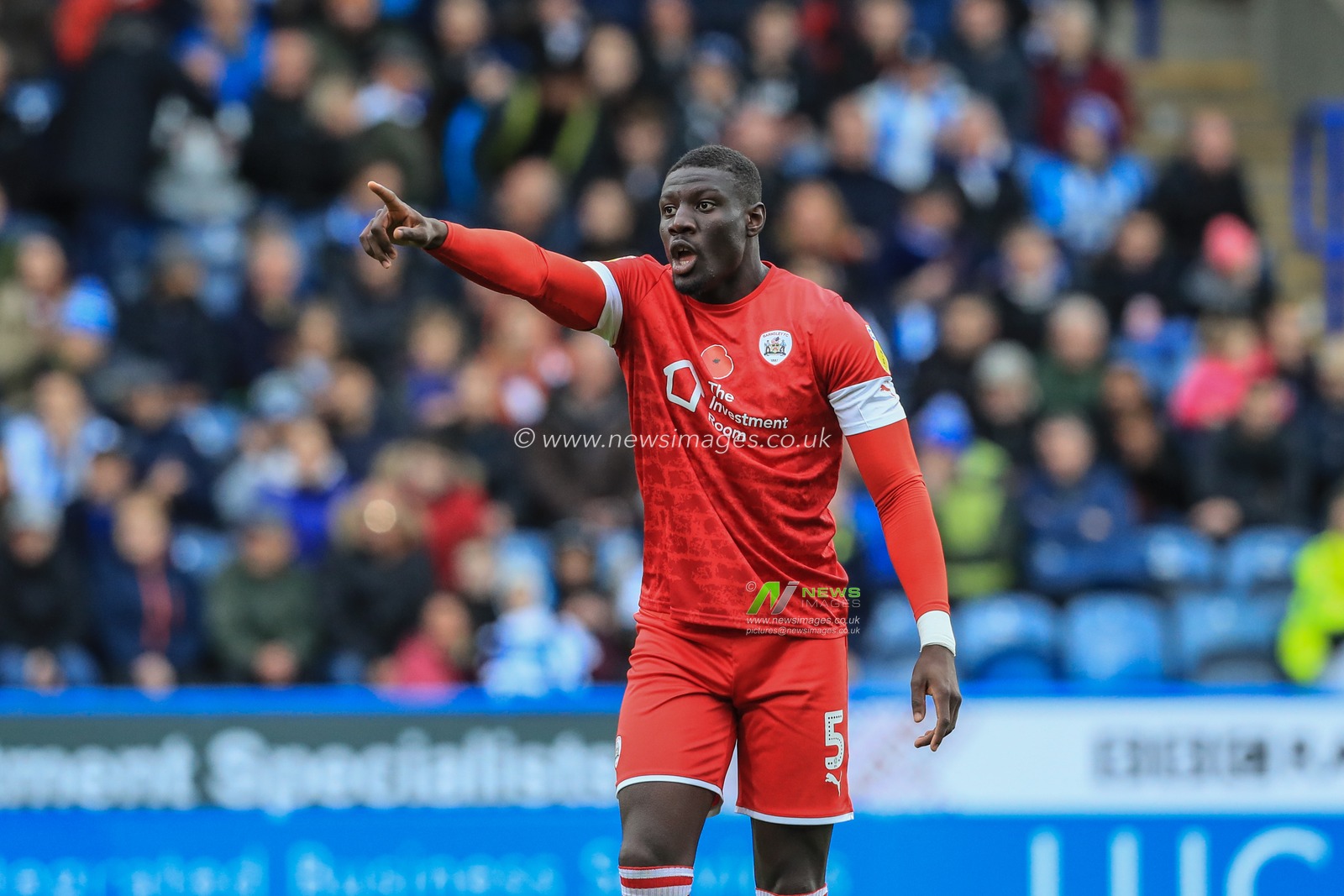 26th October 2019, John Smith's Stadium, Huddersfield, England; Sky Bet Championship, Huddersfield Town v Barnsley : Bambo Diaby (5) of Barnsley during the game

Credit: Mark Cosgrove/News Images