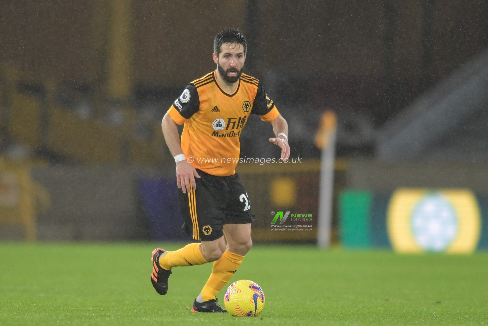 Joao Moutinho #28 of Wolverhampton Wanderers runs forward with the ball