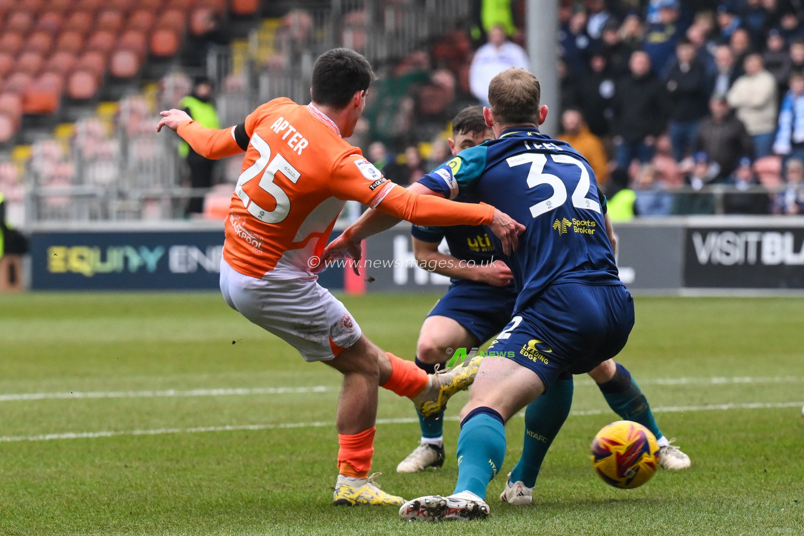 Rob Apter of Blackpool scores to make it 1-0 during the Sky Bet League 1 match Blackpool vs Huddersfield Town at Bloomfield Road, Blackpool, United Kingdom, 18th January 2025

(Photo by Craig Thomas/News Images)