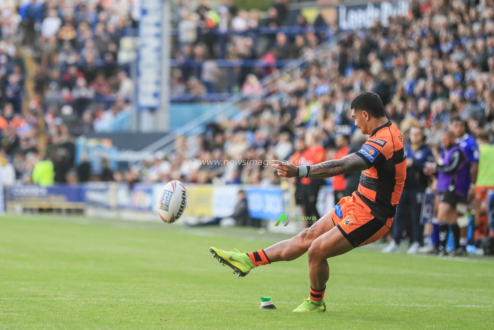 16th May 2019 , Emerald  Carnegie Stadium, England; Betfred Super League, Round 15, Leeds Rhinos vs Castleford Tigers ; Peter Mata'utia (1) of Castleford Tigers converts 


Credit: Mark Cosgrove/News Image