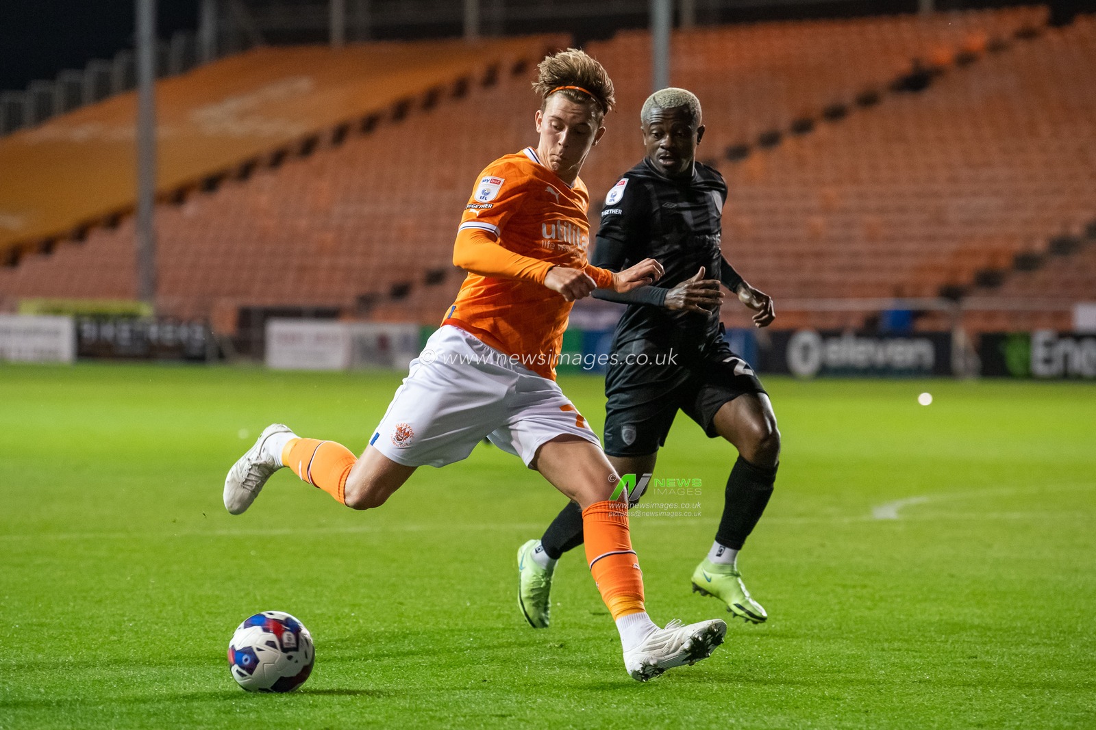 Callum Wright #24 of Blackpool in action during the game during the Sky Bet Championship match Blackpool vs Hull City at Bloomfield Road, Blackpool, United Kingdom, 19th October 2022

(Photo by Craig Thomas/News Images)