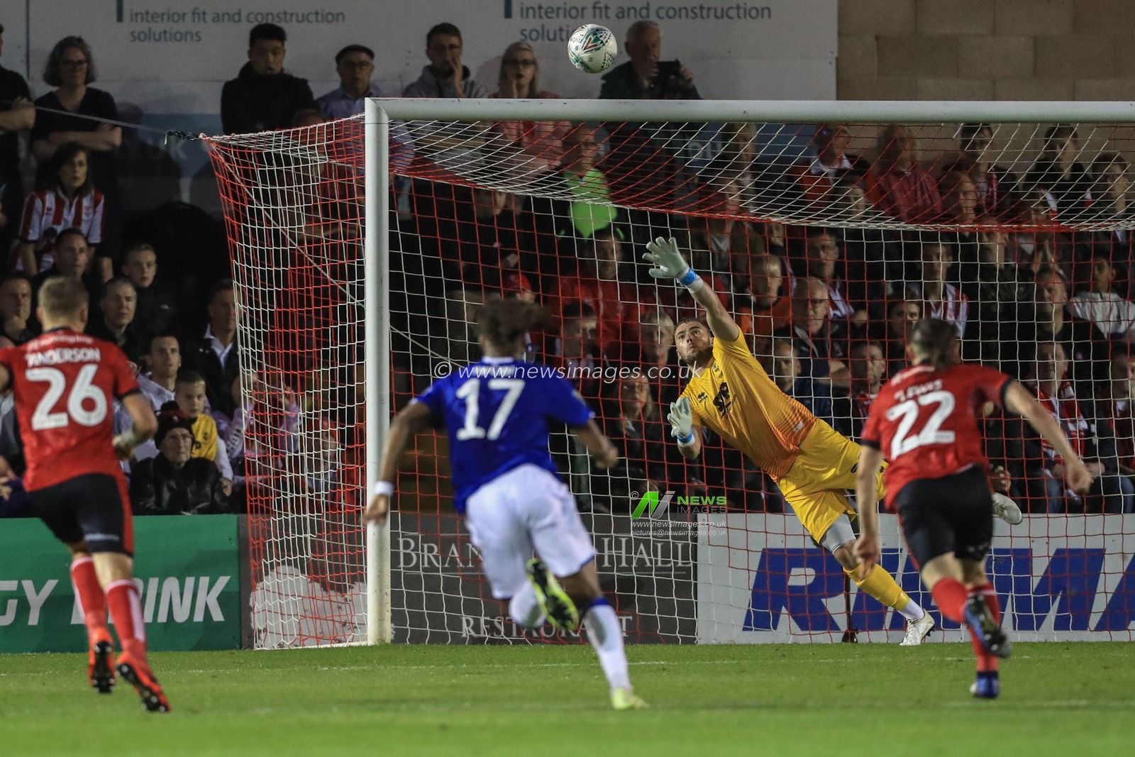 28th August 2019 , Sincil Bank, Lincoln, England; Carabao Cup Football, Second Round, Lincoln City vs Everton ; Lucas Digne (12) of Everton scores to make it 1-1


Credit: Mark Cosgrove/News Images

English Football League images are subject to DataCo Licence