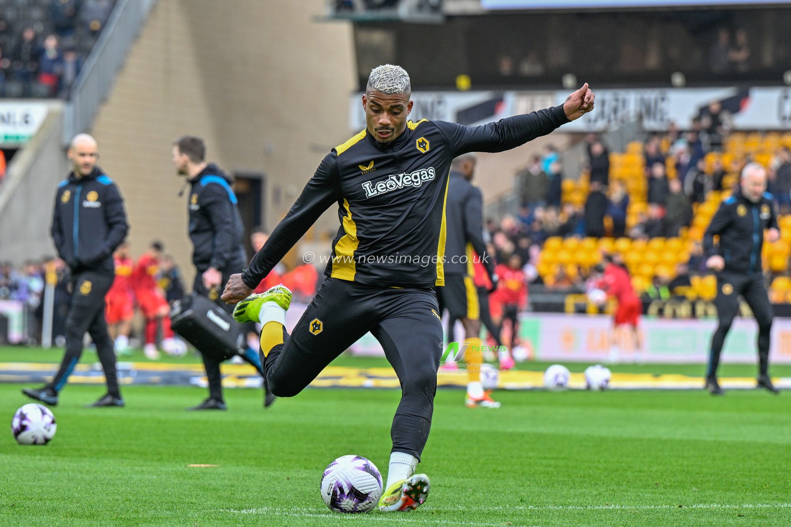 Mario Lemina of Wolverhampton Wanderers in the pregame warmup session during the Premier League match Wolverhampton Wanderers vs Sheffield United at Molineux, Wolverhampton, United Kingdom, 25th February 2024

(Photo by Cody Froggatt/News Images)