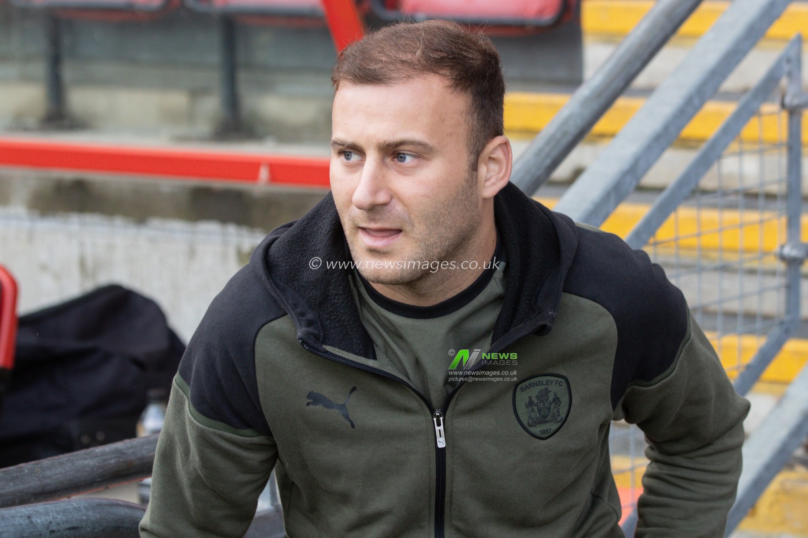 Herbie Kane #8 of Barnsley arrives during the Sky Bet League 1 match Leyton Orient vs Barnsley at Matchroom Stadium, London, United Kingdom, 21st October 2023

(Photo by Alfie Cosgrove/News Images)