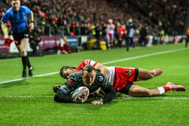 Josh Charnley of Leigh Leopards goes over for a try during the Betfred Super League match St Helens vs Leigh Leopards at The BrewDog Stadium, St Helens, United Kingdom on 20 February 2026

(Photo by Alfie Cosgrove/News Images)