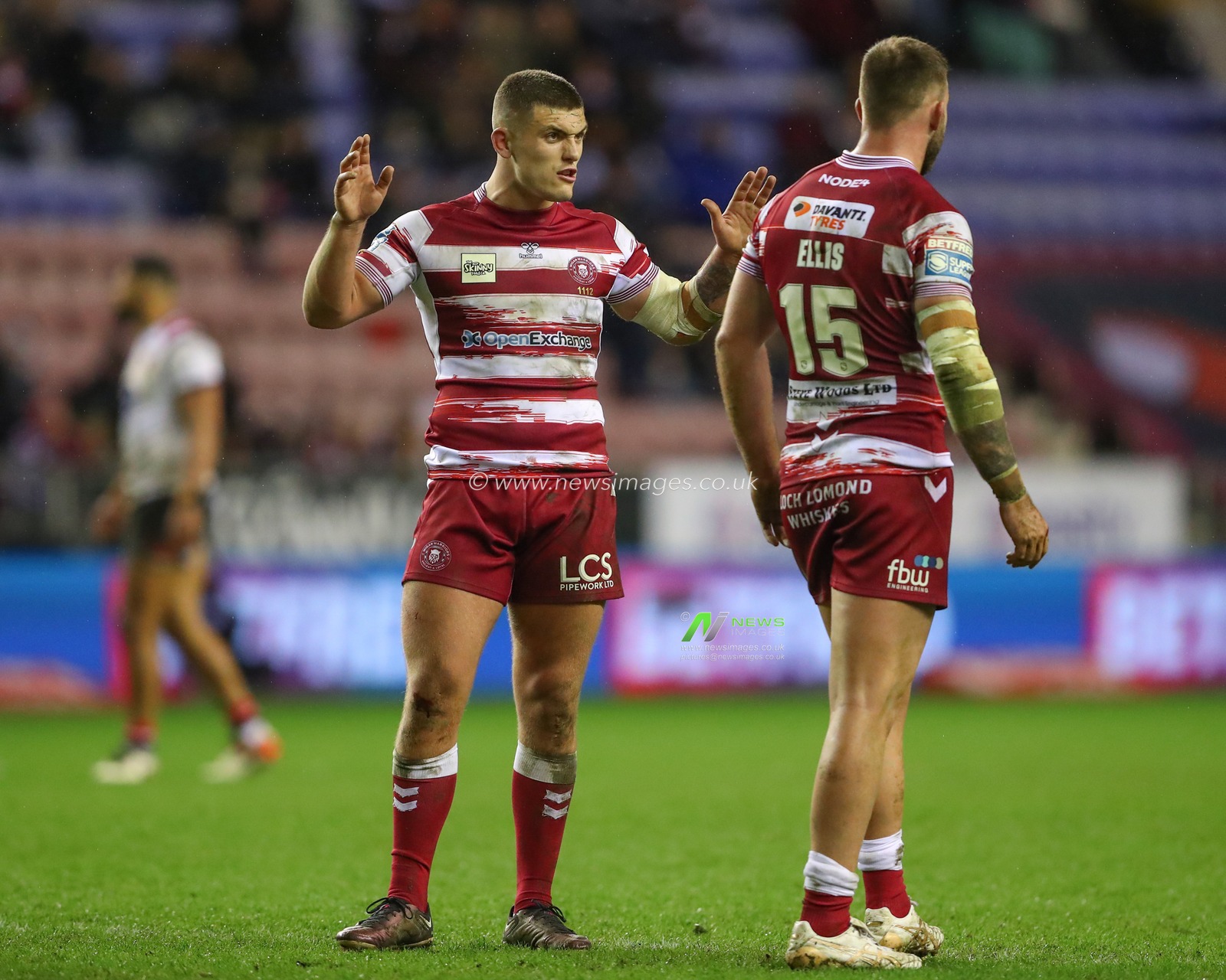 Brad O'Neil #22 of Wigan Warriors gives his teammates instructions during the Betfred Super League match Wigan Warriors vs Salford Red Devils at DW Stadium, Wigan, United Kingdom, 24th March 2023

(Photo by Gareth Evans/News Images)
