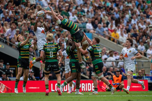 Alex Coles of Northampton Saints and Immanuel Feyi-Waboso of Exeter Chiefs battle in the air during the Gallagher PREM Final match Northampton Saints vs Exeter Chiefs at Allianz Stadium, Twickenham, United Kingdom on 20 June 2026.

(Photo by Alex Williamson/News Images)