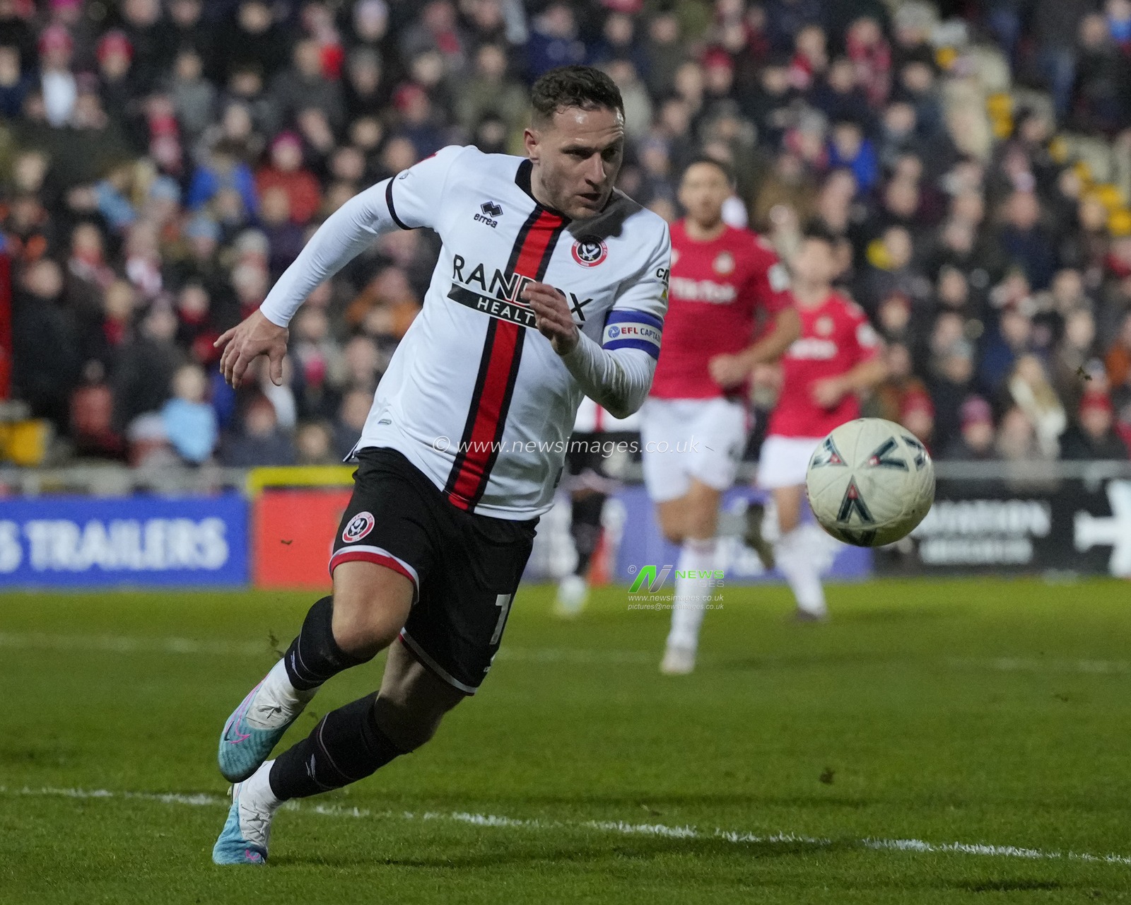 Billy Sharp #10 of Sheffield United chases a loose ball during the Emirates FA Cup fourth round match Wrexham vs Sheffield United at The Racecourse Ground, Wrexham, United Kingdom, 29th January 2023

(Photo by Steve Flynn/News Images)