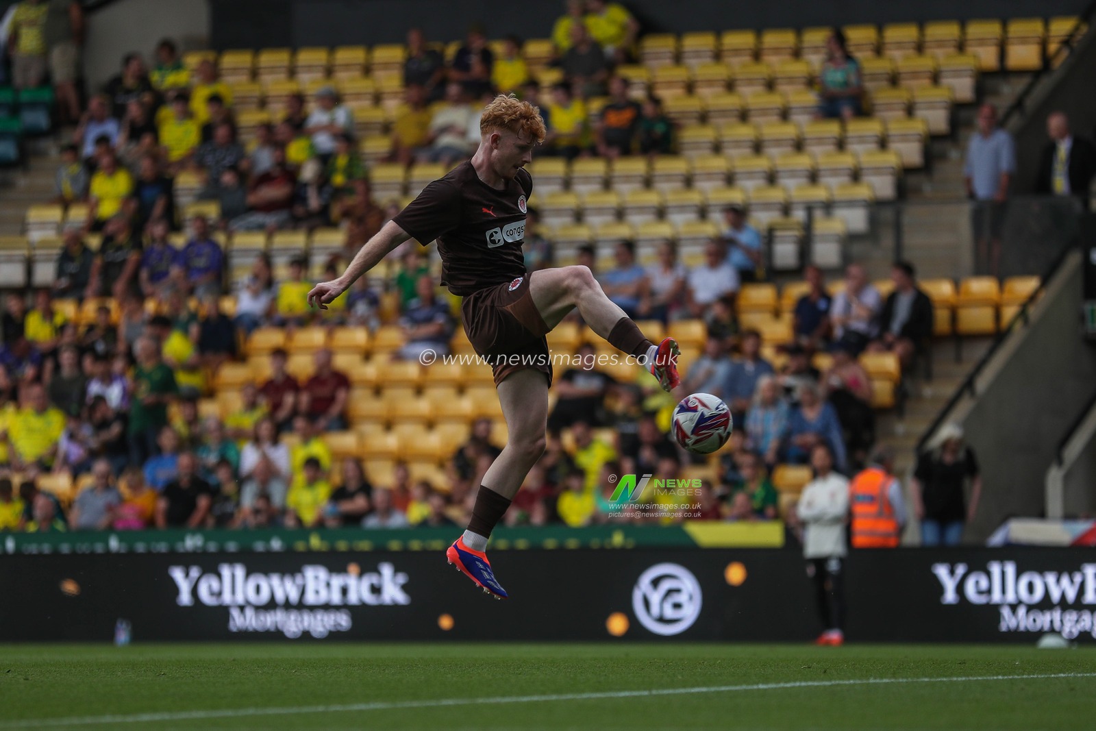 Robert Wagner of St Pauli warms up prior to the Pre-season friendly match Norwich City vs St. Pauli at Carrow Road, Norwich, United Kingdom, 3rd August 2024

(Photo by Izzy Poles/News Images)
