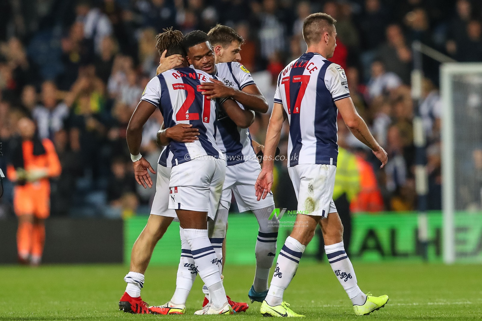 Brandon Michael Clarke Thomas-Asante #21 of West Bromwich Albion celebrates the result after the Sky Bet Championship match West Bromwich Albion vs Burnley at The Hawthorns, West Bromwich, United Kingdom, 2nd September 2022

(Photo by Gareth Evans/News Images)