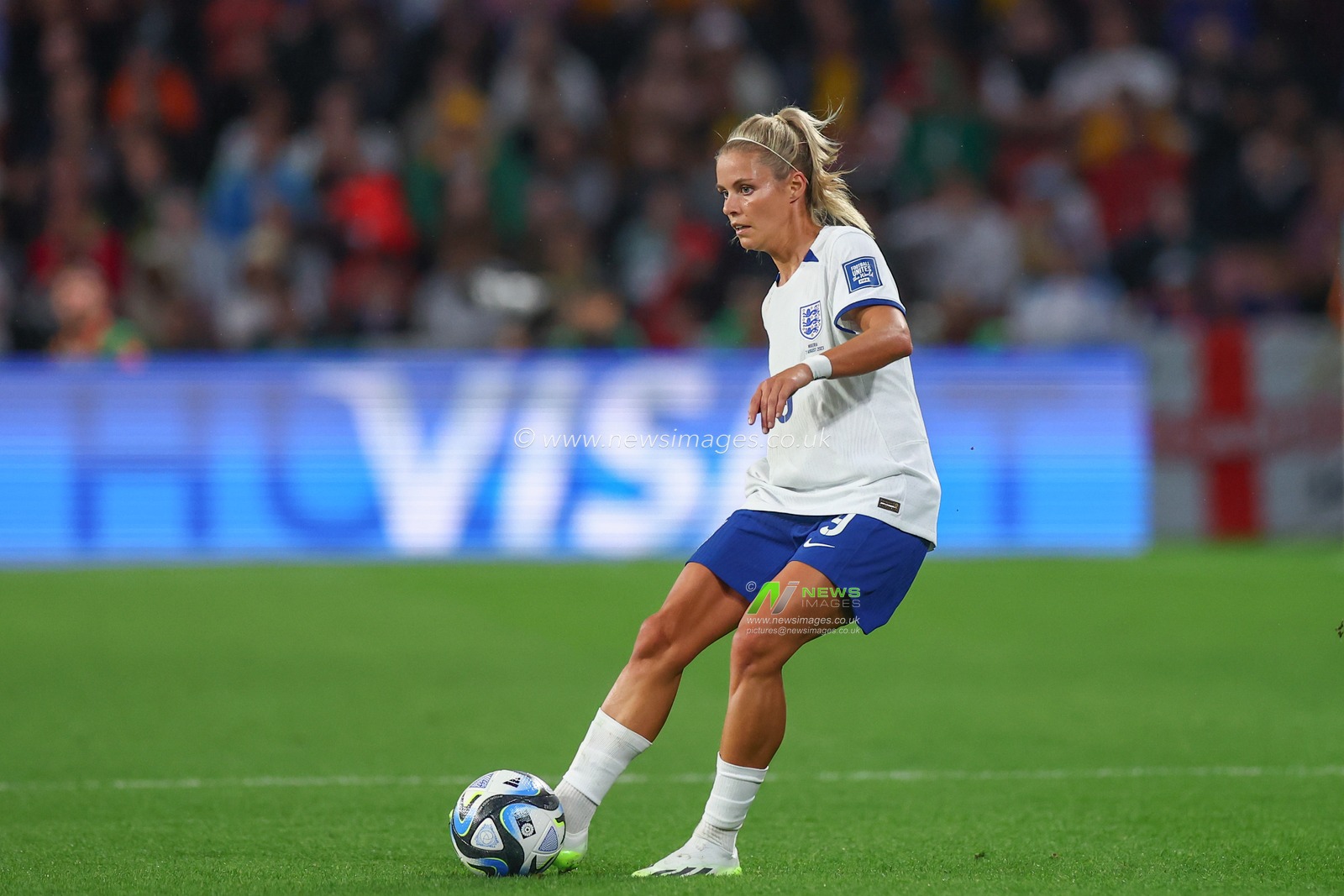 Rachel Daly #9 of England passes the ball during the FIFA Women's World Cup 2023 match England Women vs Nigeria Women at Suncorp Stadium, Brisbane, Australia, 7th August 2023

(Photo by Patrick Hoelscher/News Images)