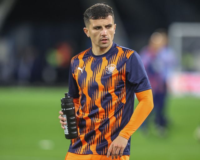 Albie Morgan of Blackpool in the pregame warmup session during the Sky Bet League 1 match Huddersfield Town vs Blackpool at John Smith's Stadium, Huddersfield, United Kingdom, 24th September 2024

(Photo by Alfie Cosgrove/News Images)