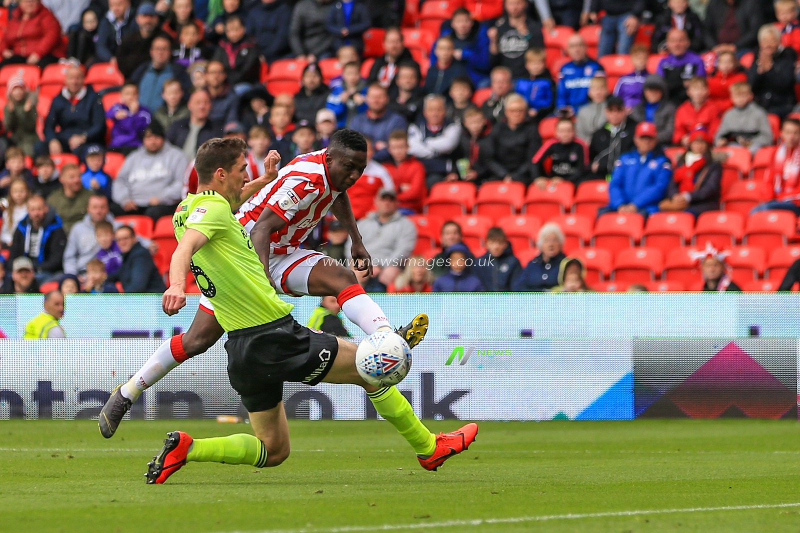 5th May 2019, Bet 365 Stadium, Stoke-on-Trent, England; Sky Bet Championship, Stoke City vs Sheffield United ; Peter Etebo (08) of Stoke City shoots on goal and just misses 


Credit: Mark Cosgrove/News Images

English Football League images are subject to DataCo Licence