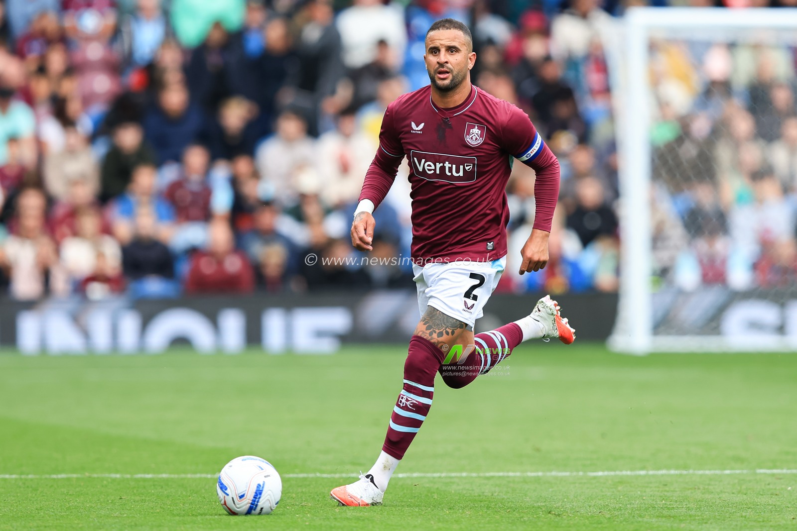 Kyle Walker of Burnley with ball at his feet during the Sky Bet Championship match Burnley vs West Ham United at Turf Moor, Burnley, United Kingdom on 16 August 2026

(Photo by Jorge Horsted/News Images)