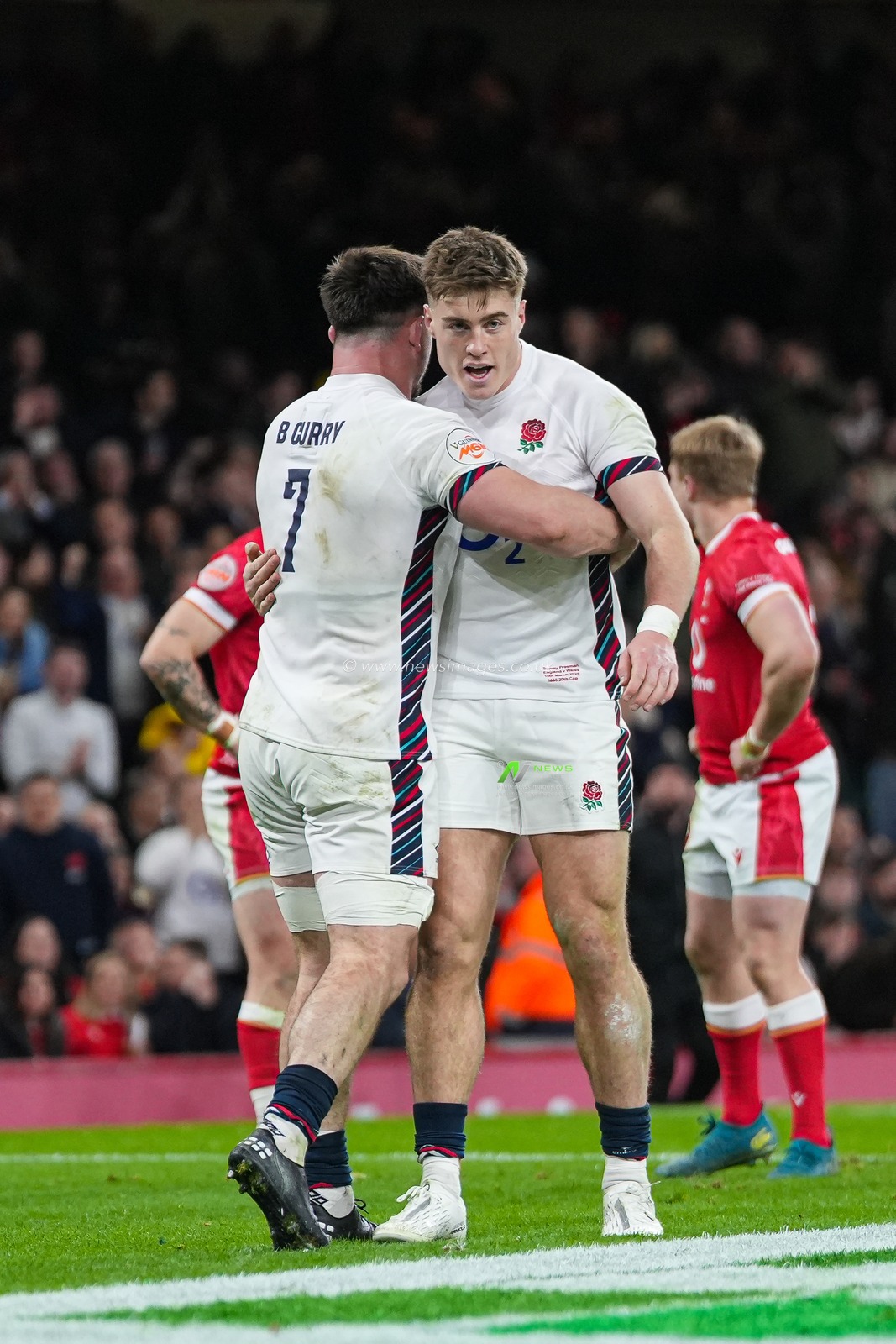 Tommy Freeman of England celebrates scoring a try with Ben Curry during the 2025 Guinness 6 Nations match Wales vs England at Principality Stadium, Cardiff, United Kingdom, 15th March 2025

(Photo by Andrew Lewis/News Images)