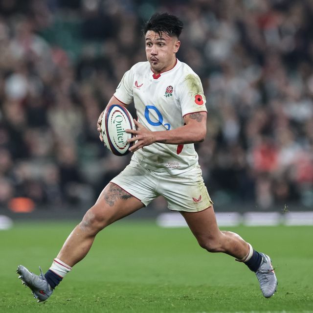 Marcus Smith of England with the ball during the Quilter Nations Series 2025 match England vs Fiji at Allianz Stadium, Twickenham, United Kingdom, 8th November 2025

(Photo by Mark Cosgrove/News Images)

*** GER AUT SUI OUT ***
