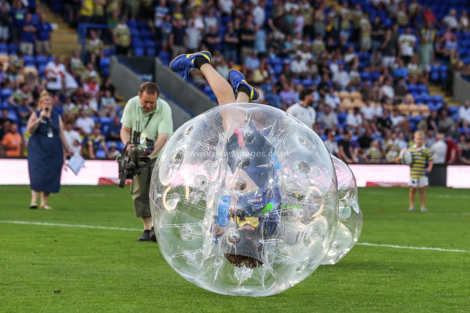 Warrington Wolves half time game ‘Wolfies Wipeout’ during the Betfred Super League round 16 match Warrington Wolves vs Catalans Dragons at The Halliwell Jones Stadium, Warrington, United Kingdom on 25 June 2026

(Photo by Alfie Cosgrove/News Images)
