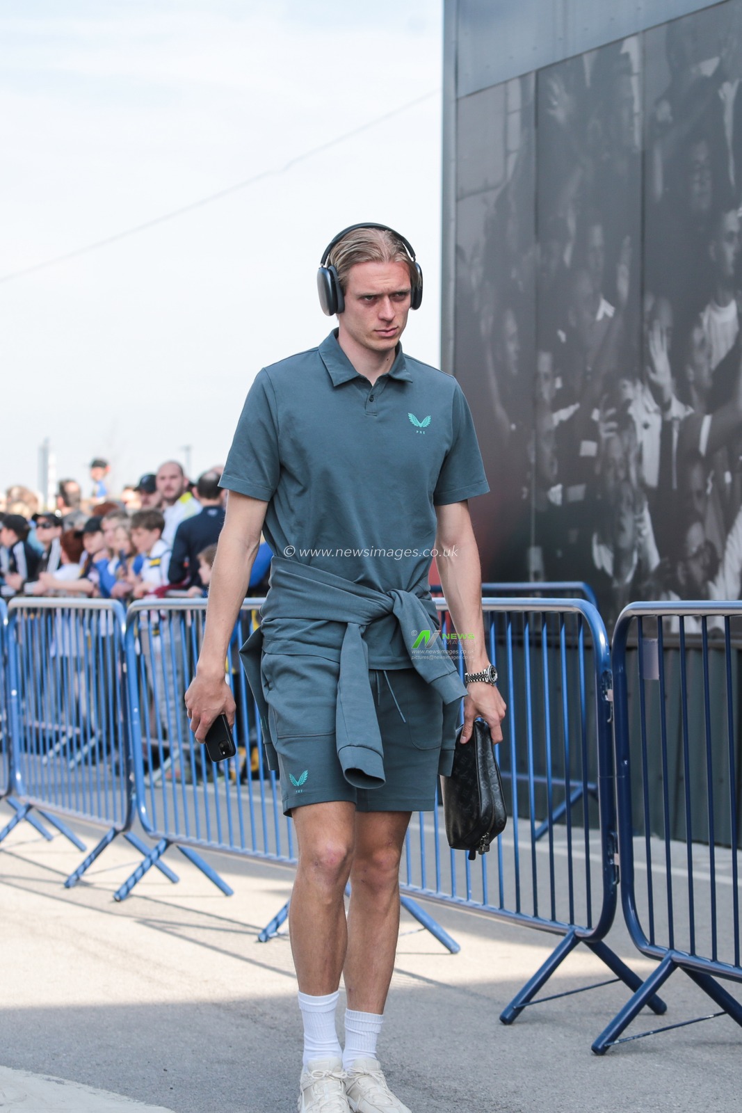 StefÃ¡n Teitur ÃžÃ³rÃ°arson of Preston North End arrives at Elland Road ahead of  the Sky Bet Championship match Leeds United vs Preston North End at Elland Road, Leeds, United Kingdom, 12th April 2025

(Photo by Richard Bierton/News Images)