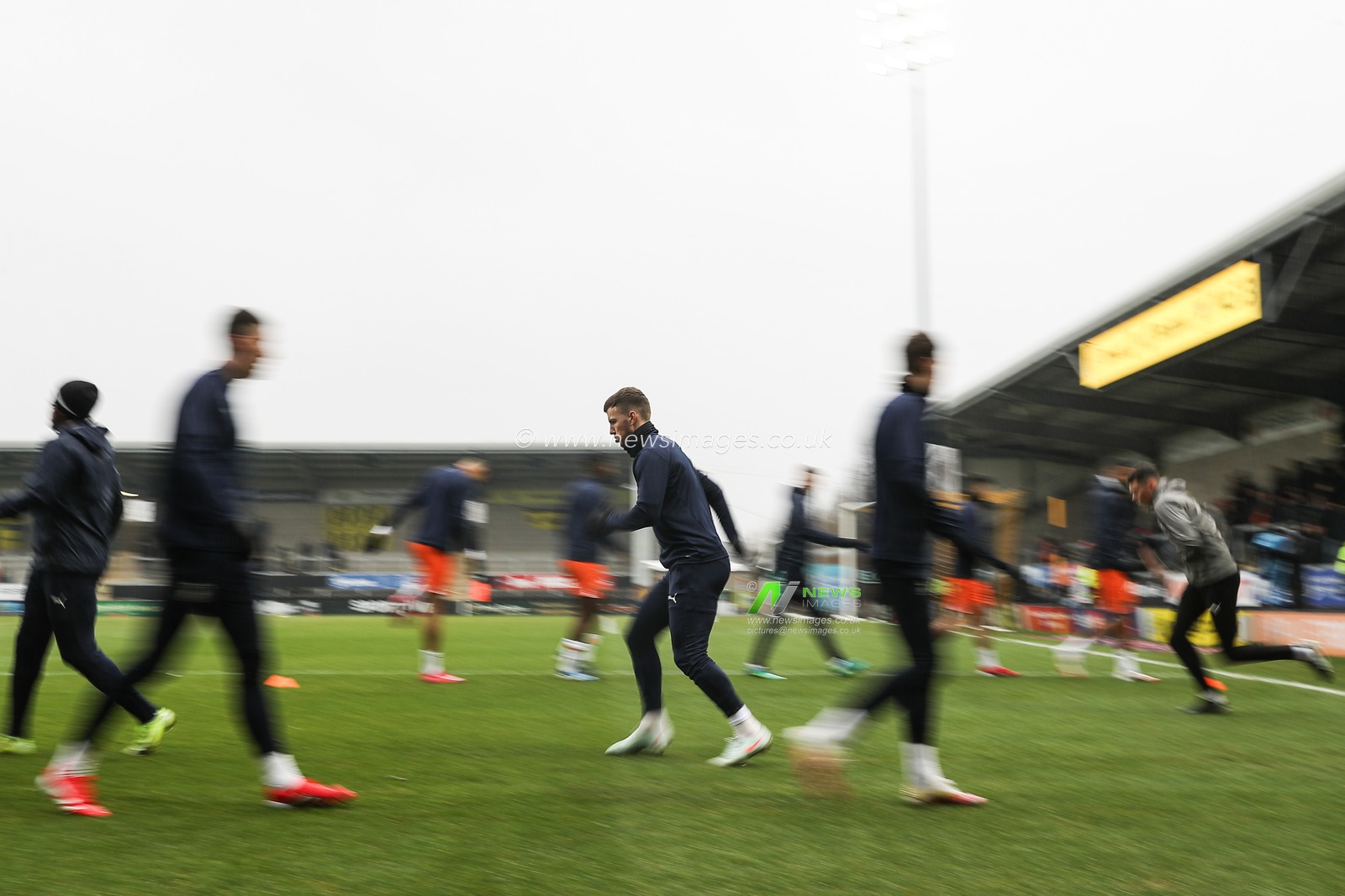 Lee Evans of Blackpool during the pre-game warm up ahead of the Sky Bet League 1 match Burton Albion vs Blackpool at Pirelli Stadium, Burton upon Trent, United Kingdom, 8th February 2025

(Photo by Gareth Evans/News Images)