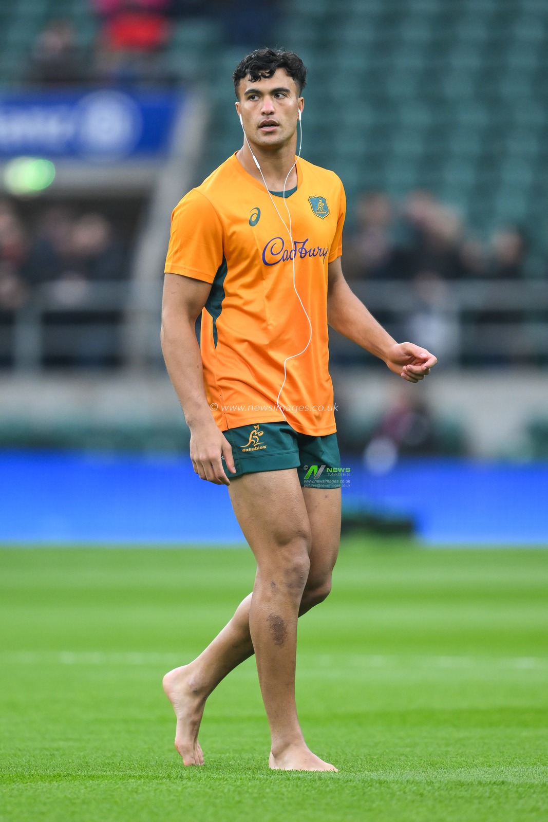 Joseph-Aukuso Suaalii of Australia arrives ahead of the Autumn Nations Series match England vs Australia at Allianz Stadium, Twickenham, United Kingdom, 8th November 2024

(Photo by Craig Thomas/News Images)