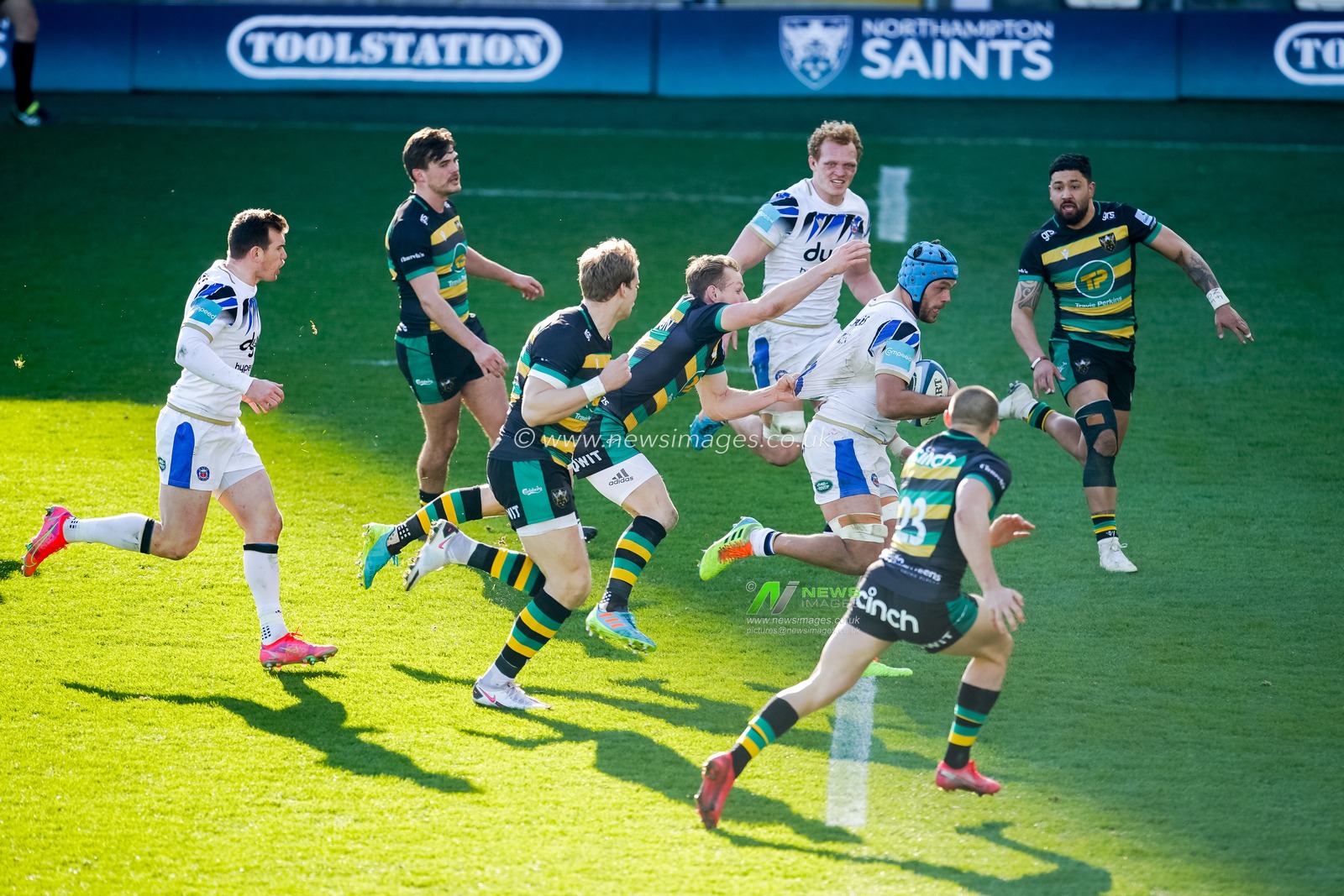Zach Mercer #8 of Bath Rugby scores a try