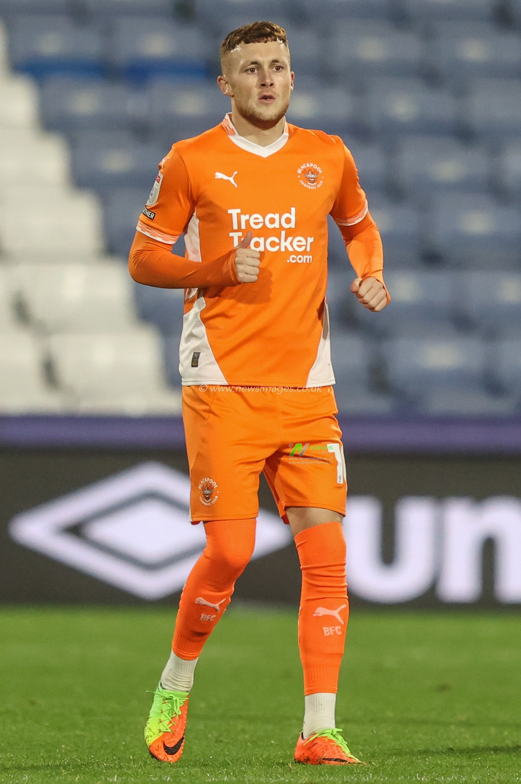 Sonny Carey of Blackpool during the Sky Bet League 1 match Huddersfield Town vs Blackpool at John Smith's Stadium, Huddersfield, United Kingdom, 24th September 2024

(Photo by Alfie Cosgrove/News Images)