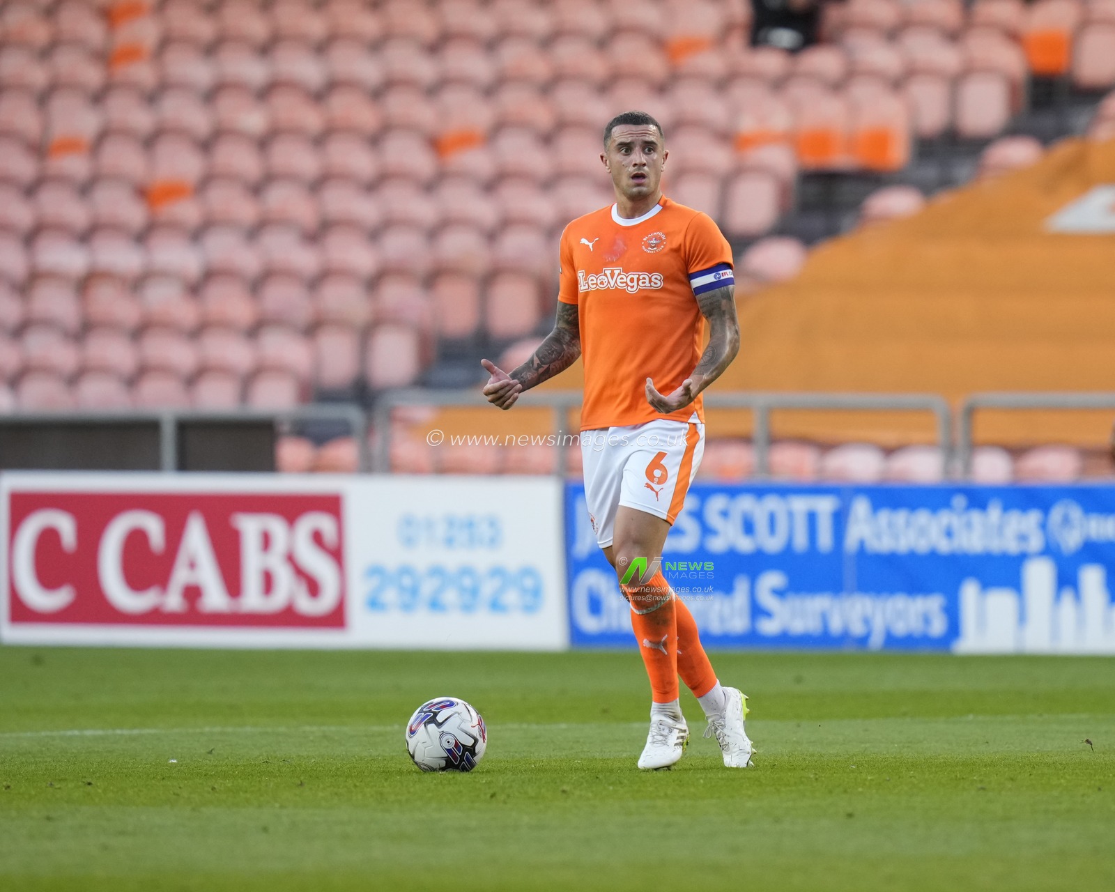 Oliver Norburn #6 of Blackpool during the Sky Bet League 1 match Blackpool vs Port Vale at Bloomfield Road, Blackpool, United Kingdom, 15th August 2023

(Photo by Steve Flynn/News Images)